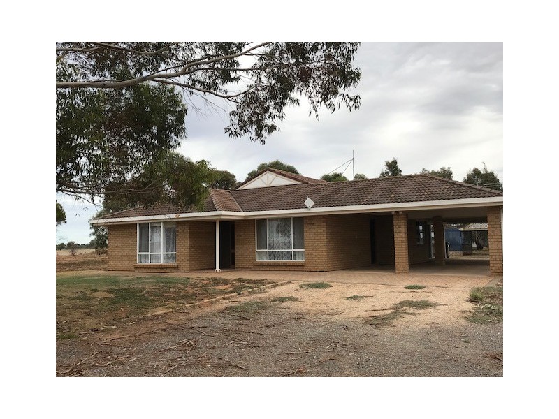 116 Hart Rd, Lower Light SA 5501