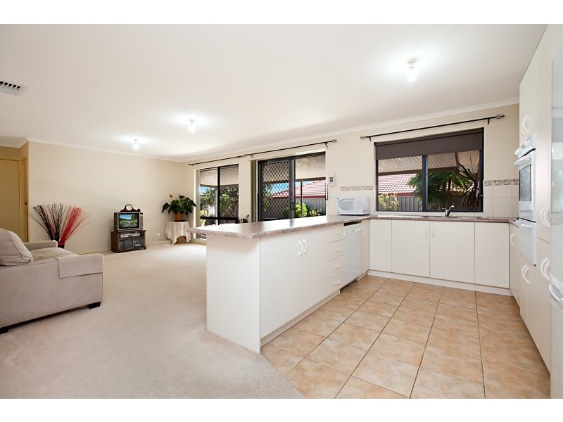 14 Toner Cres, Evanston Park SA 5116