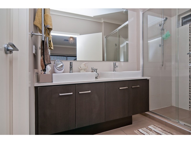 17 lodge way, Blakeview SA 5114