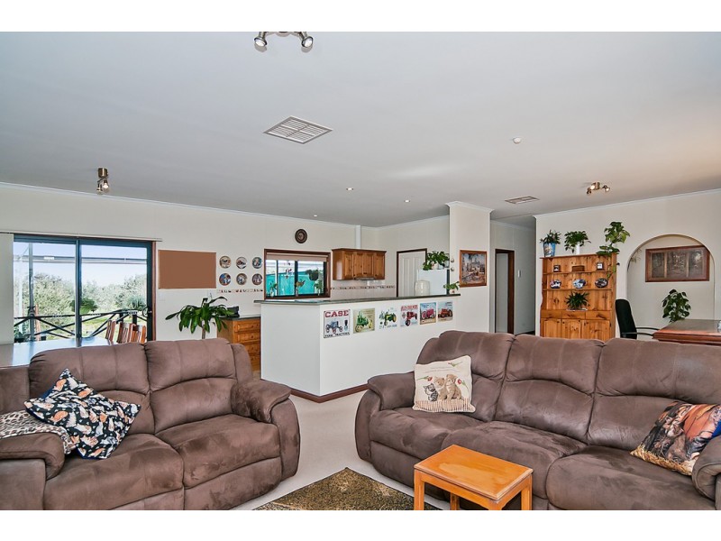 18 Tower Road (off Gawler River Road), Lewiston SA 5501