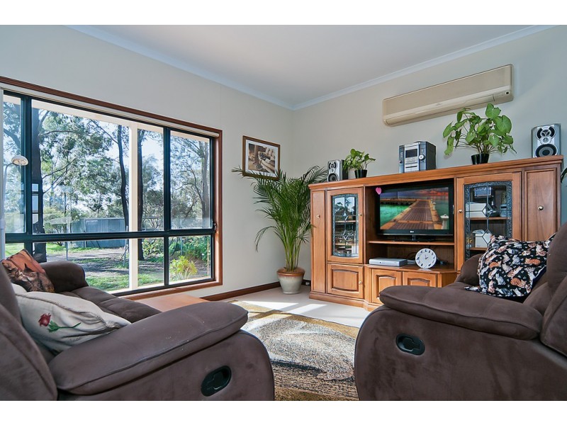 18 Tower Road (off Gawler River Road), Lewiston SA 5501