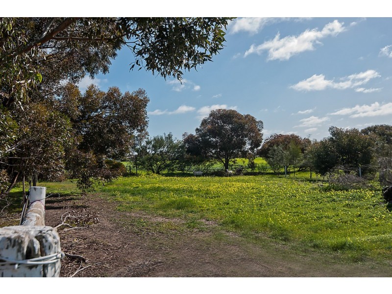 18 Tower Road (off Gawler River Road), Lewiston SA 5501