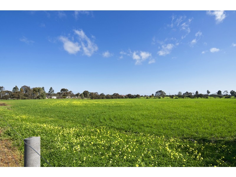 18 Tower Road (off Gawler River Road), Lewiston SA 5501