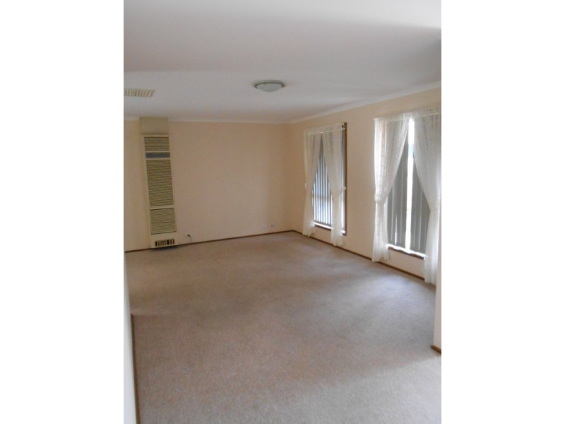 .4 Churchman crt, Gawler East SA 5118