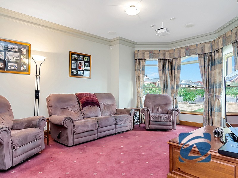 7 Urrbrae Way, Evanston Park SA 5116