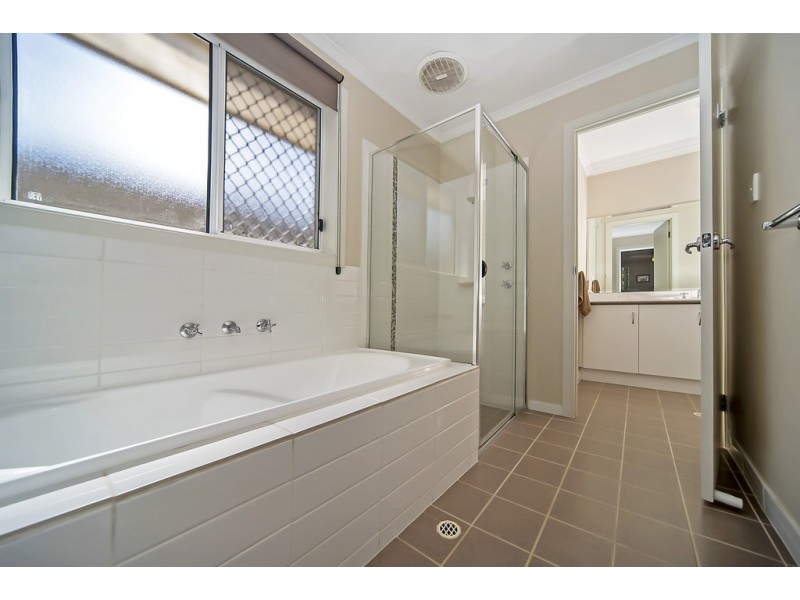 17 Orchard Drive, Evanston SA 5116