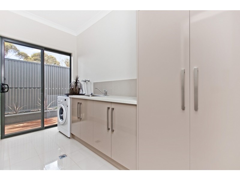 14 Salmon Gum Cres, Blakeview SA 5114