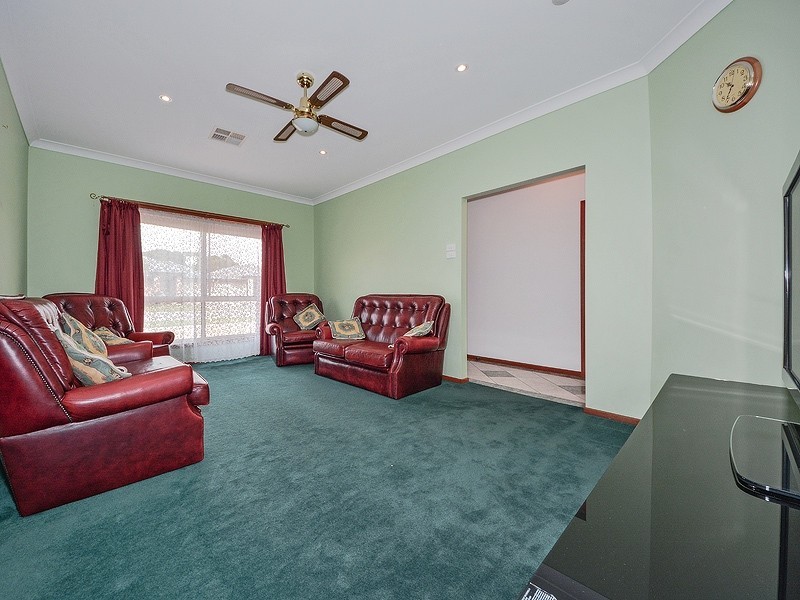10 Sarah Candace Court, Munno Para West SA 5115