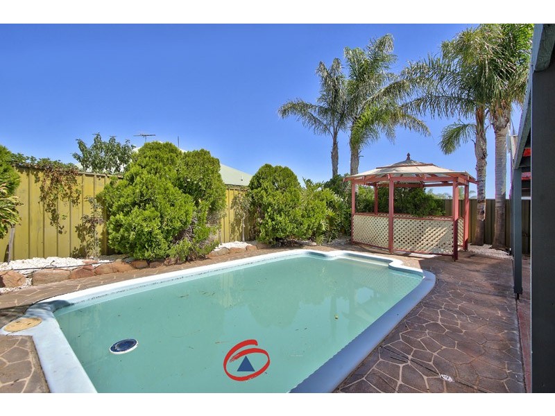 7 Smart Court, Evanston Park SA 5116