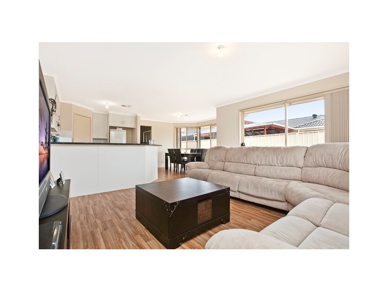 21 Tasos Drive, Munno Para West SA 5115