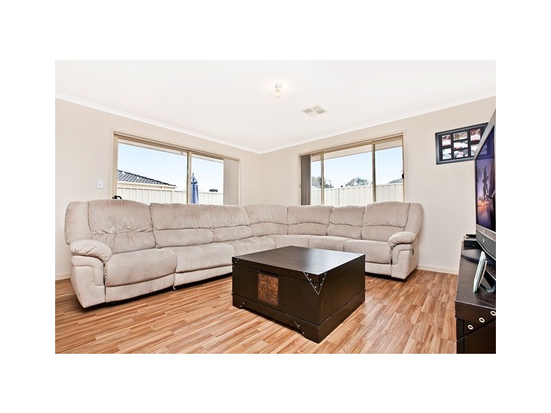 21 Tasos Drive, Munno Para West SA 5115