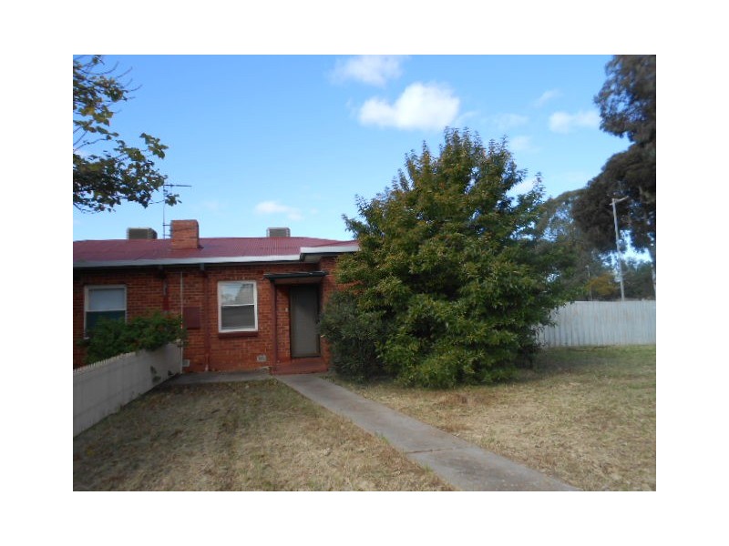 8 Broadmeadows Rd, Elizabeth North SA 5113