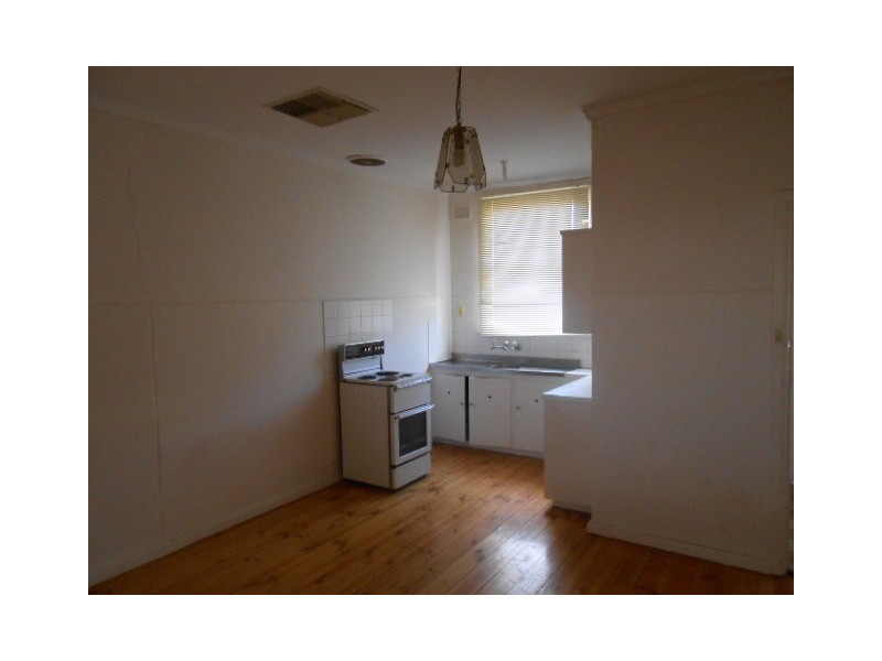 8 Broadmeadows Rd, Elizabeth North SA 5113