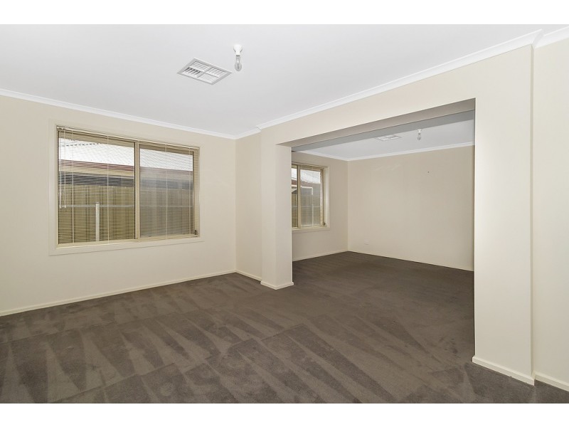 13 Mitchell Dve, Evanston Park SA 5116