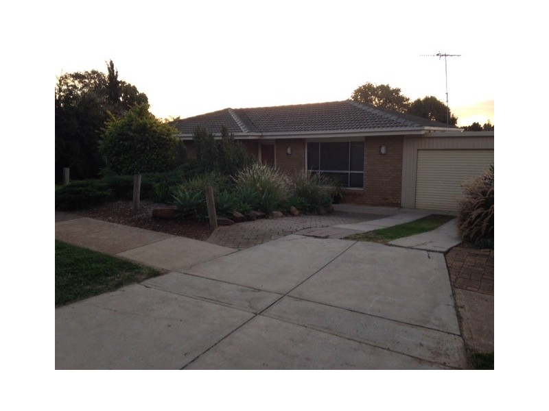 4 Kiekebusch St, Gulfview Heights SA 5096