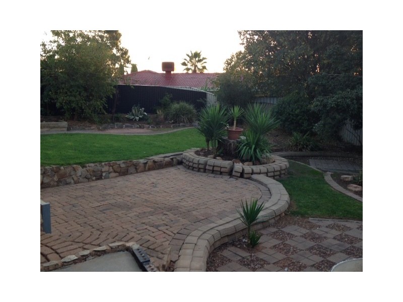 4 Kiekebusch St, Gulfview Heights SA 5096