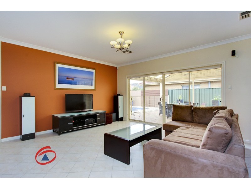 9 Mallard Crescent, Mawson Lakes SA 5095