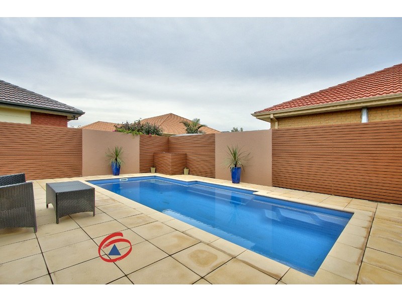 9 Mallard Crescent, Mawson Lakes SA 5095