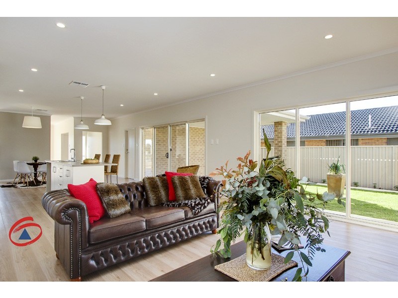 11 Doudney Avenue, Evanston Gardens SA 5116