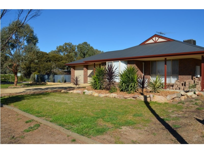26 Hall Road, Red Banks SA 5502