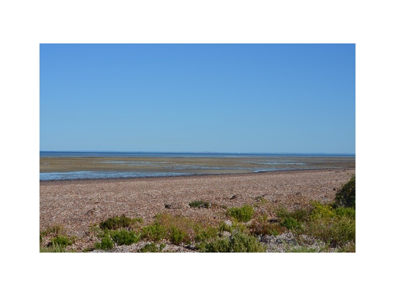 6 Stint Avenue, Thompson Beach SA 5501
