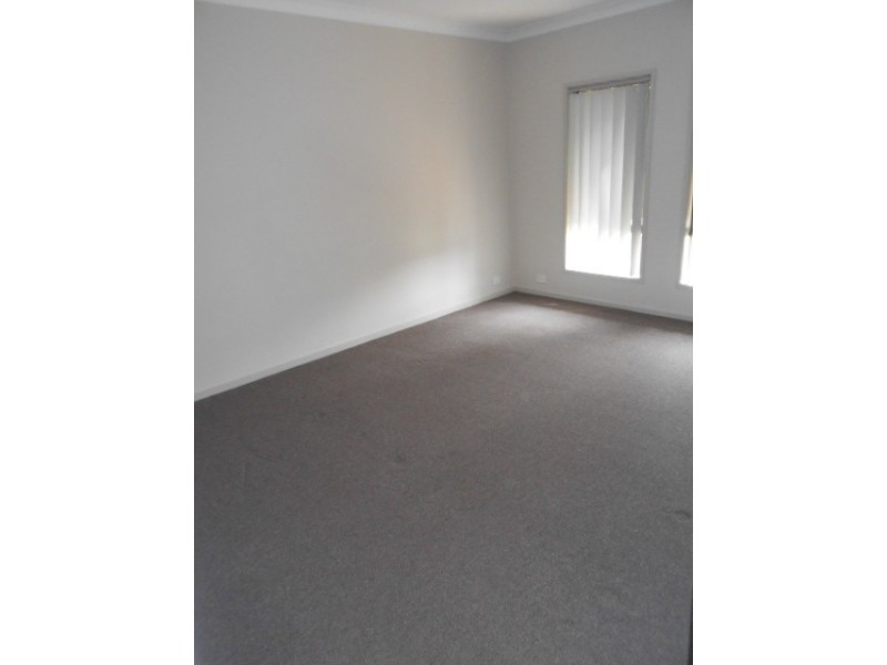 61 Swinden Cr, Blakeview SA 5114