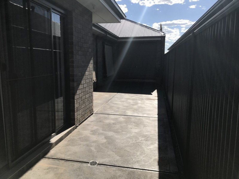 61 Swinden Cr, Blakeview SA 5114
