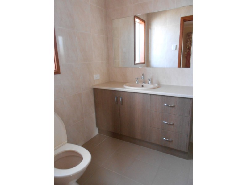 5 Mcgonigal Drive, Willaston SA 5118