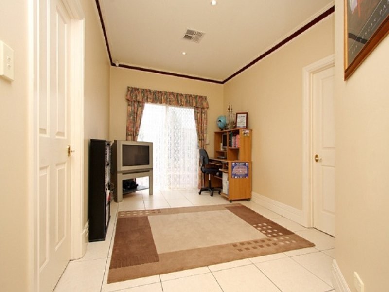 13 Creedon Close, Evanston Park SA 5116