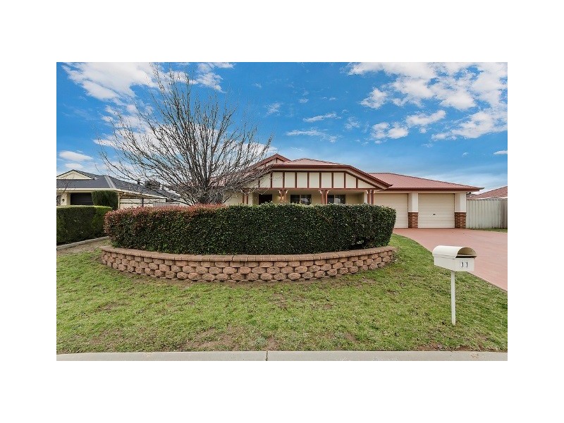 11 Maxwell Court, Evanston Park SA 5116