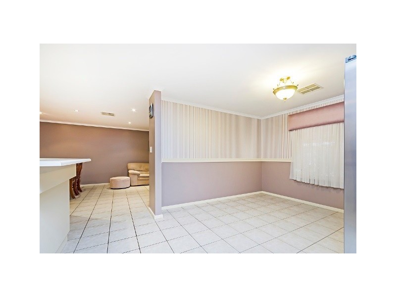 11 Maxwell Court, Evanston Park SA 5116