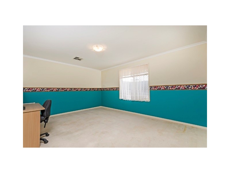 11 Maxwell Court, Evanston Park SA 5116