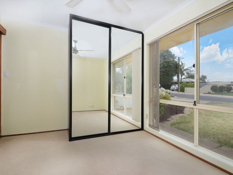 29 St Albans Road, Evanston Park SA 5116