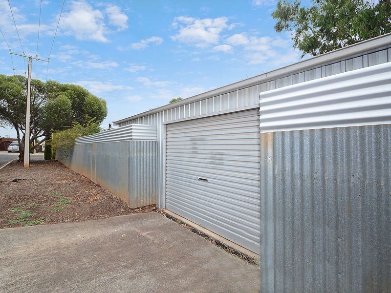 29 St Albans Road, Evanston Park SA 5116