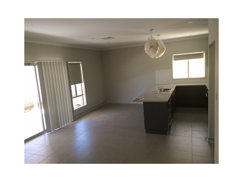 7 Queen St, Willaston SA 5118