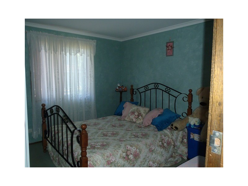 4. Strickland Street, Riverton SA 5412