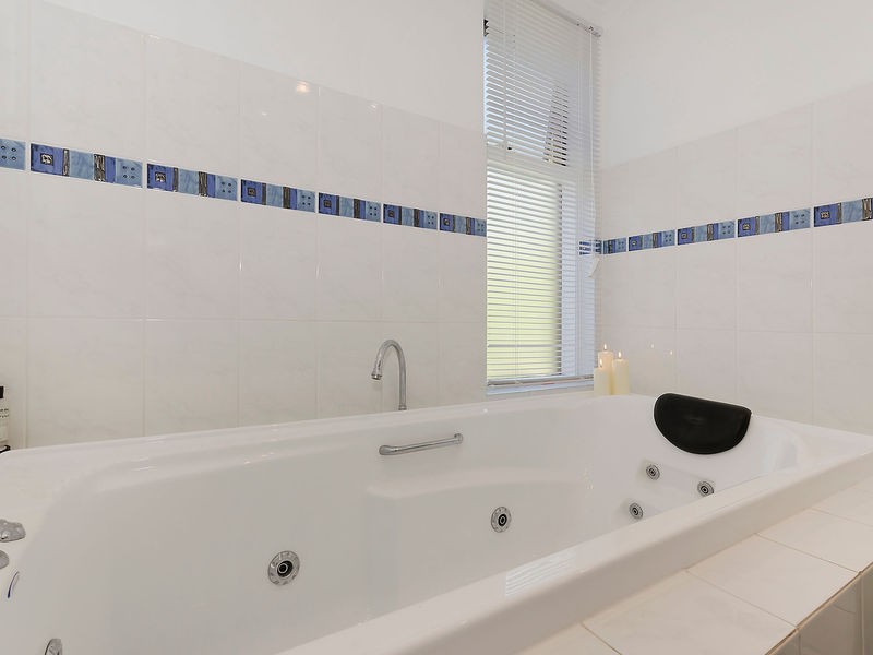 2 Narang Court, Gulfview Heights SA 5096