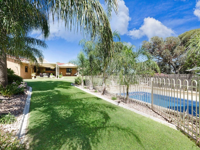 2 Narang Court, Gulfview Heights SA 5096