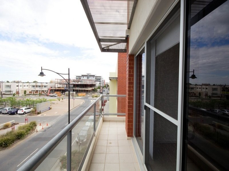 1/17 Garden Tce, Mawson Lakes SA 5095