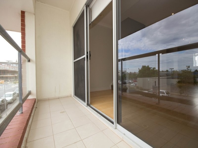 1/17 Garden Tce, Mawson Lakes SA 5095