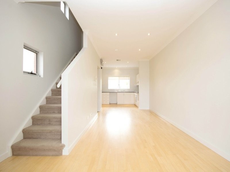 1/17 Garden Tce, Mawson Lakes SA 5095