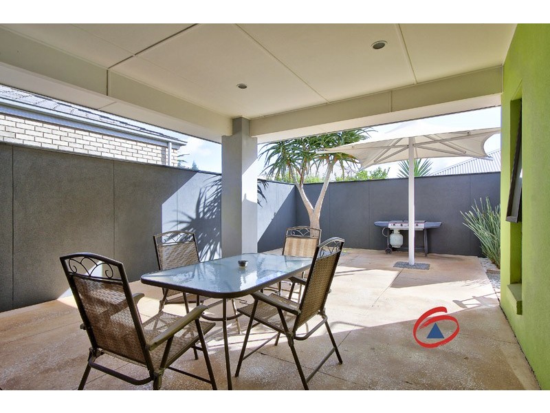 8 East Parkway, Andrews Farm SA 5114