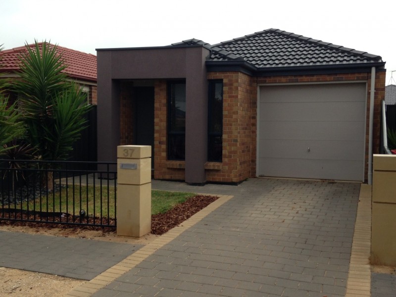 37 Riesling Cres, Andrews Farm SA 5114