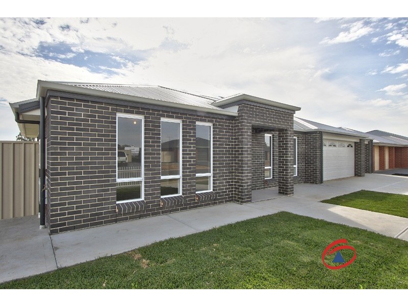 12 Lawes Terrace, Reid SA 5118
