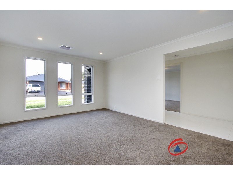 12 Lawes Terrace, Reid SA 5118