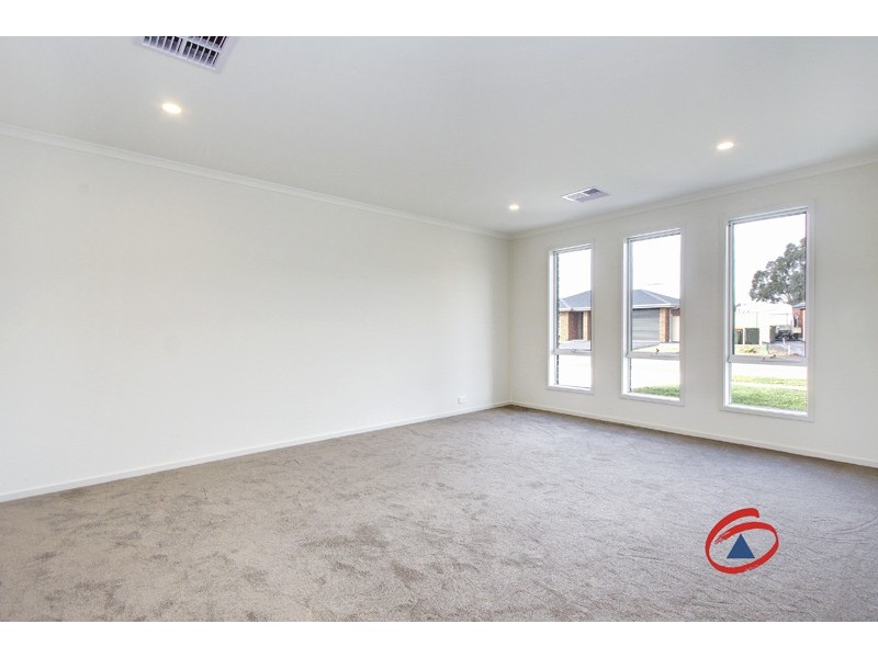 12 Lawes Terrace, Reid SA 5118