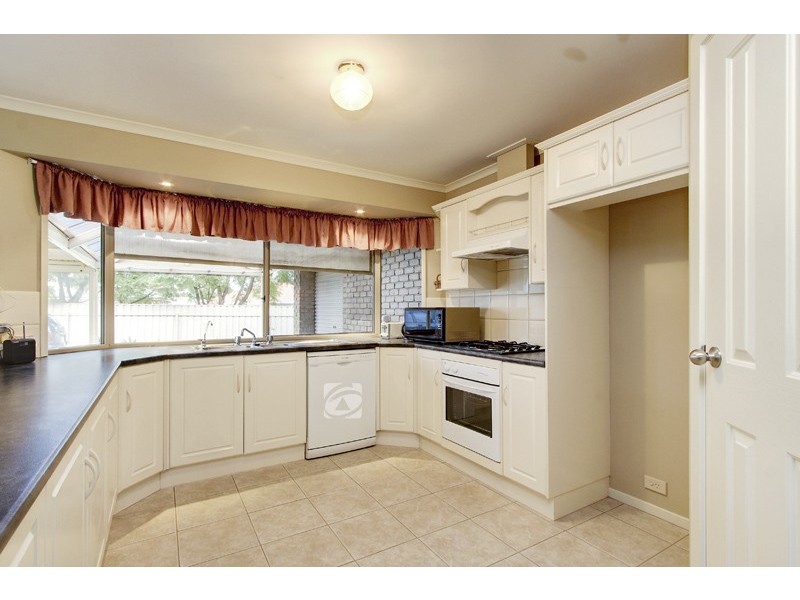 2 Gerlach Grove, Evanston Park SA 5116