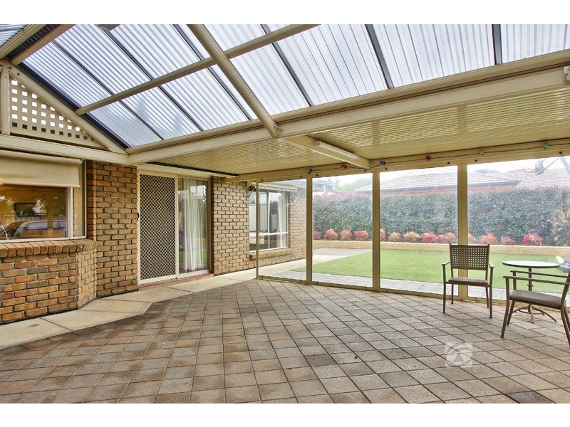 2 Gerlach Grove, Evanston Park SA 5116