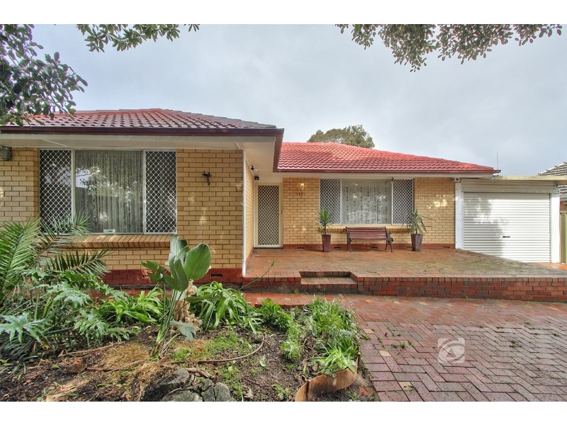 17 Whinnen Street, St Agnes SA 5097