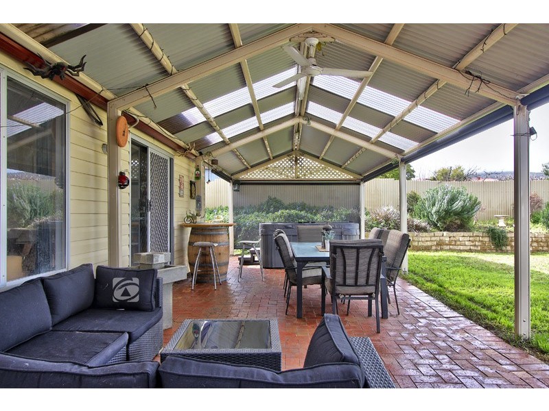 17 Whinnen Street, St Agnes SA 5097